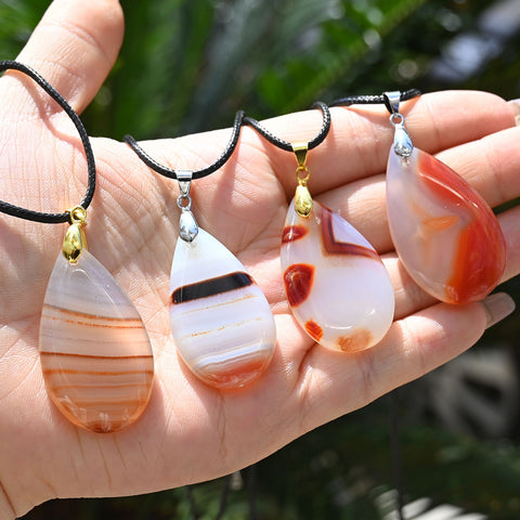 Natural Agate with Lines Crystal Pendant Necklace